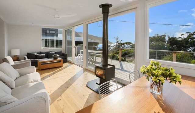 Grey River Beach House - 10 minutes to Wye in Grey River