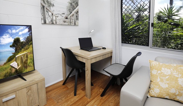 Ground Floor Easy Unit Close to City 4 in Cairns North