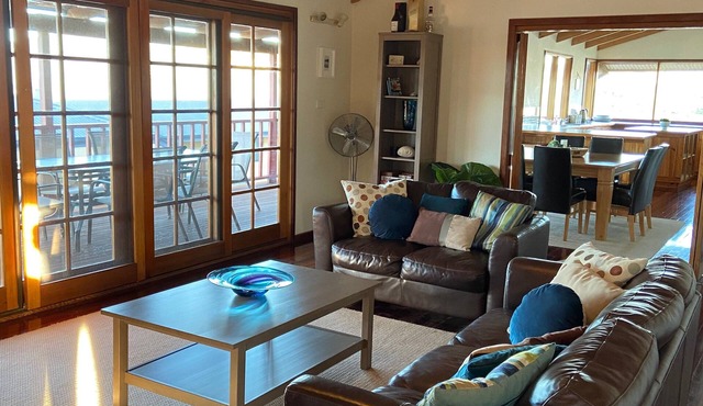 Harbour View House - Spectacular views. in Esperance