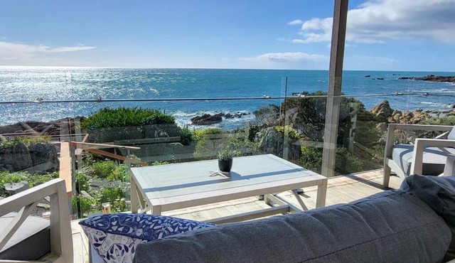 Heathcliff. Stunning ocean views! in Boat Harbour