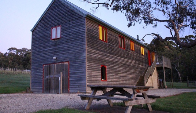 Herons Rise Vineyard Accommodation-The Wine Loft in Kettering