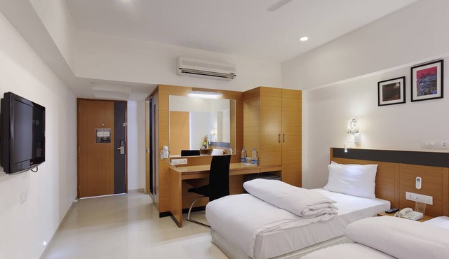 Hi5 Hotel & Experience in Nashik