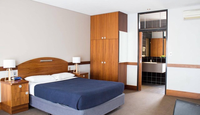 Highlander Hotel in Gilles Plains