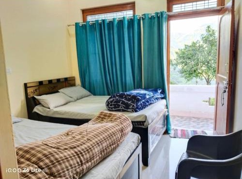 Himadri Homestay Sari Devriyatal