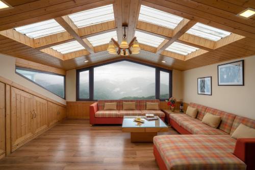 Hostie Mystica Luxe - Private 5BR Sky-Villa with huge terrace & valley view