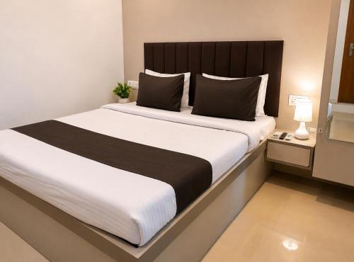 Hotel 7th Sky in Dhanbād