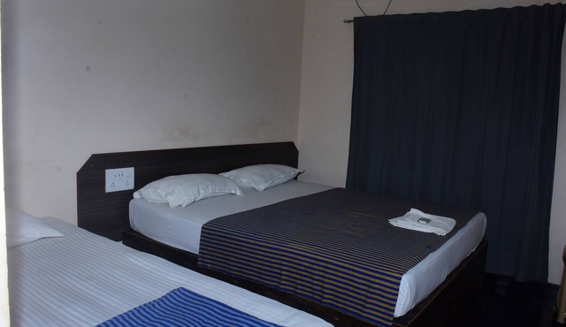 Hotel Aishwariyam Thirukadaiyur in Tarangambadi