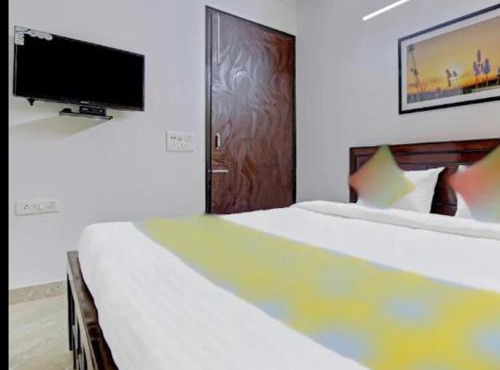 Hotel Divine
