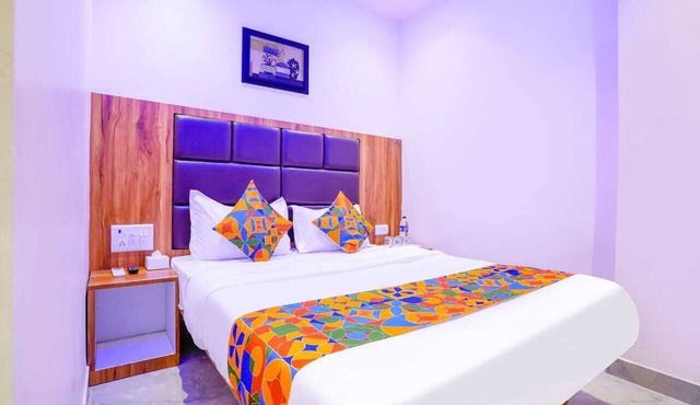 Hotel Emirates Suite in Mumbai