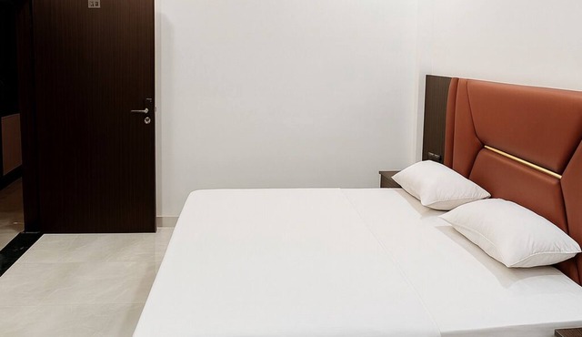 Hotel Empress Grand, 2.5km from Taj Mahal