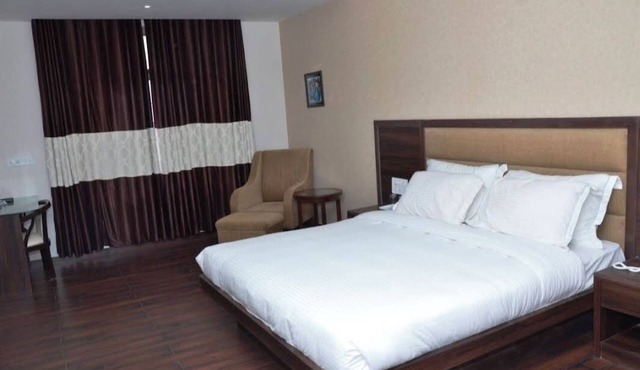 HOTEL FORTUNE BLUE in Sikar