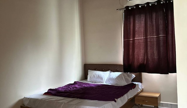 Hotel fulora in Satara