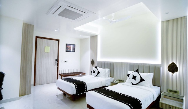 Hotel in Ayodhya near Ram Mandir