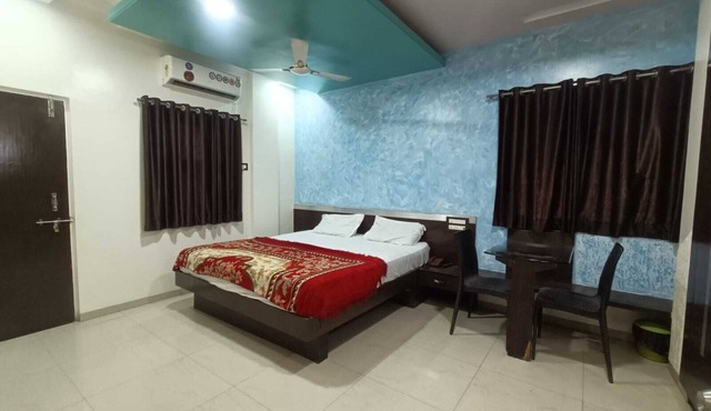 Hotel Mrunal Palace in Chhatrapati Sambhajinagar