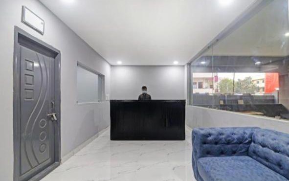 Hotel Ivory Towers