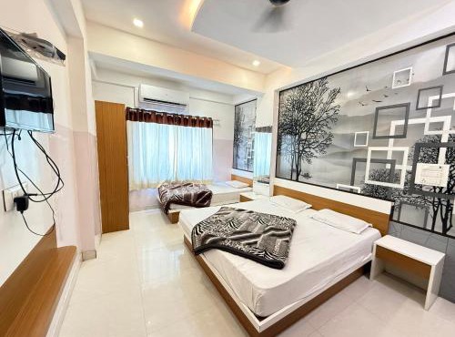 HOTEL KAJAL 966O9O1OO6 Just 150mtr from Shreenathji temple By SK
