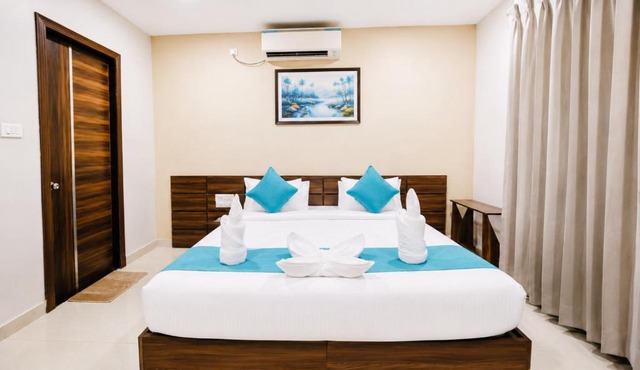 Hotel Kashiva Premium Palace in Lucknow