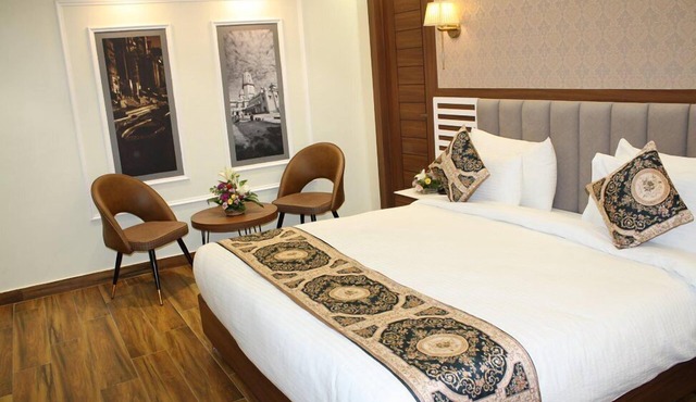HOTEL KESHARI PALACE