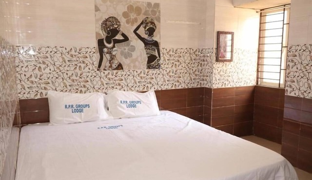 Hotel King Palace in Kilvelur