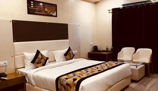 HOTEL LOTUS INN