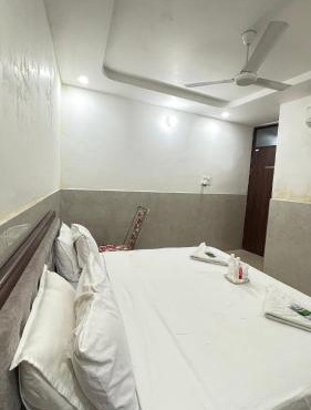 Hotel M Palace Unit Of MDP Ayodhya Near Rammandir