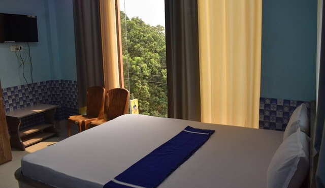 Hotel Meridian Murshidabad in Lalbag