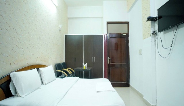 HOTEL MOON