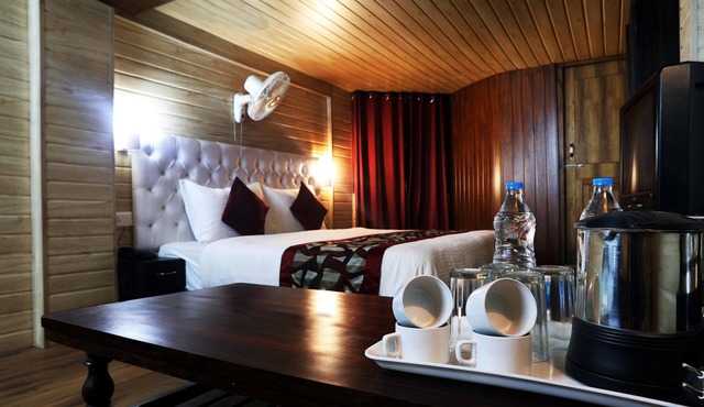 Hotel Moon