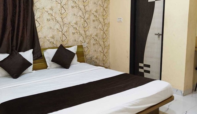 Hotel Moon Light Indore