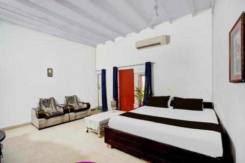 Hotel O R B Farms