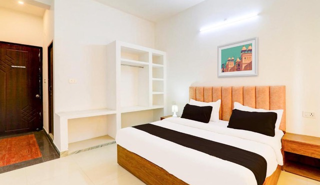 Hotel O Samar palace in Lucknow