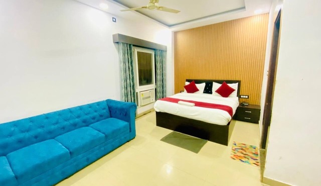Hotel Paras R Inn