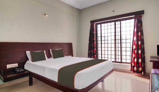 Hotel Partha International