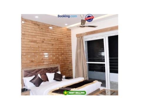 Hotel Payal Mall Road Lake View Nainital - Prime Location - Spacious and Hygiene Room