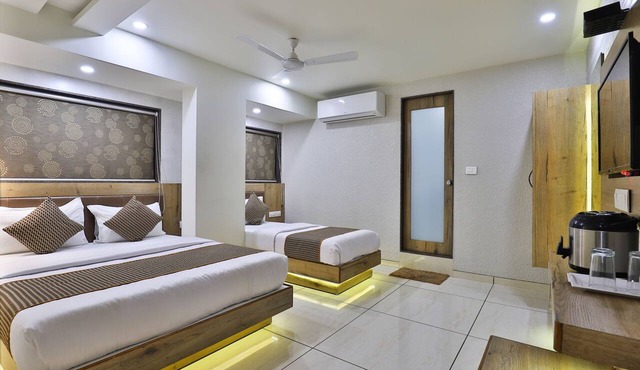Hotel Pearl in Vadodara