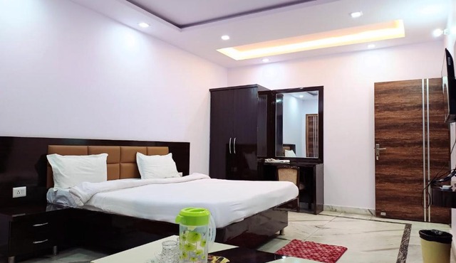 Hotel Pink Paradise