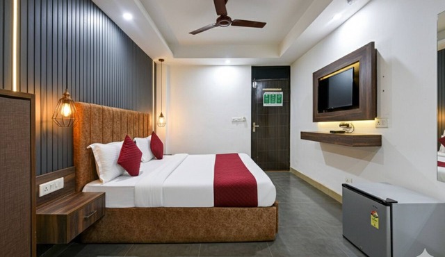 Hotel Platinum-Free Airport Pickup