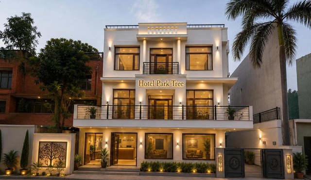 Hotel Prak Tree Sector 20 Noida in Noida