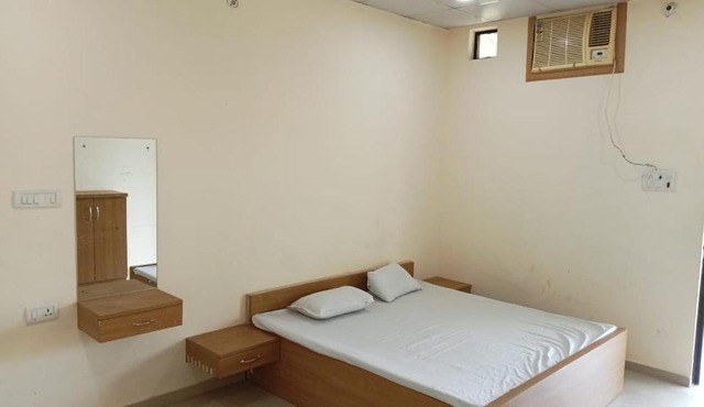 Hotel Premkunj