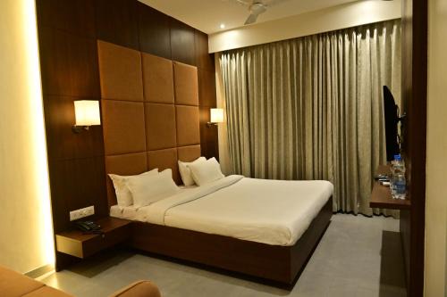 Hotel Raj Regency in Vilad
