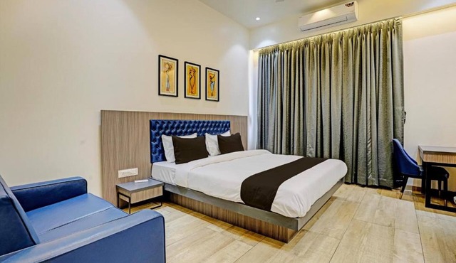 Hotel Red Velvet Suites