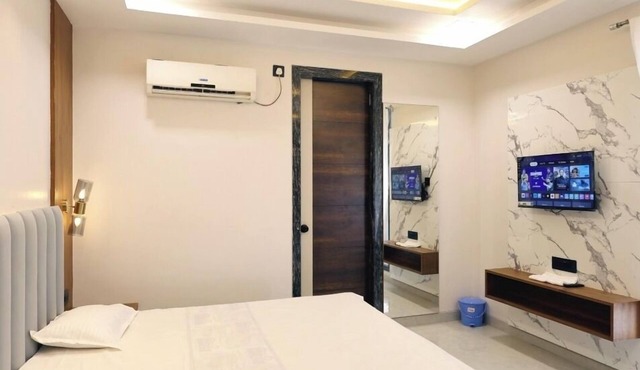 Hotel RGS Crystal