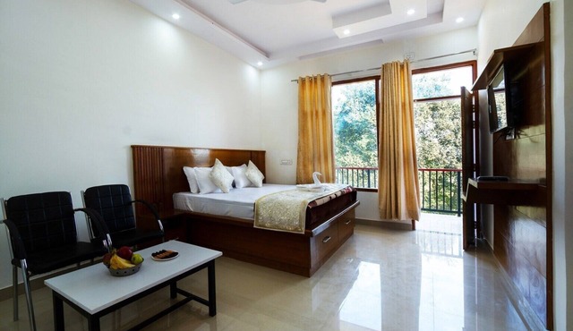 Hotel Roop in Sundarnagar