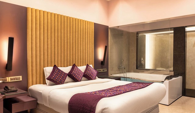 Hotel Royal Palace in Jalgaon