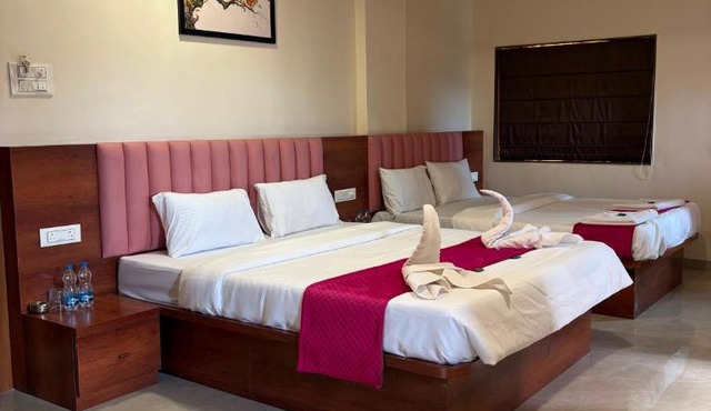 Hotel samrat in Chakan