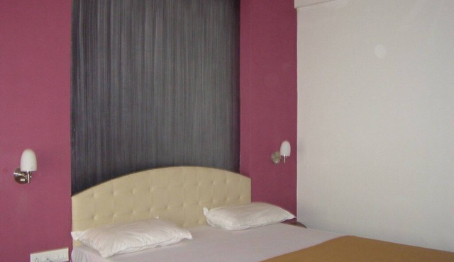 Hotel Sanai Residency in Wai