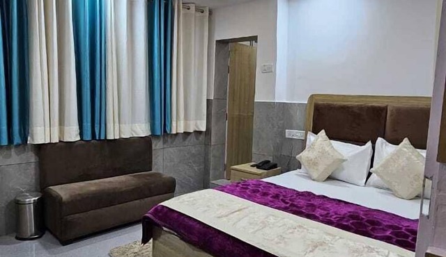 Hotel Sheeri Inn