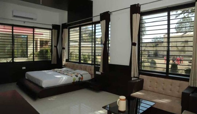 Hotel Shivani Resort in Dhar