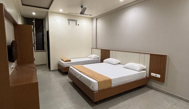 HOTEL SHRI SHRINIVAS RESIDENCY