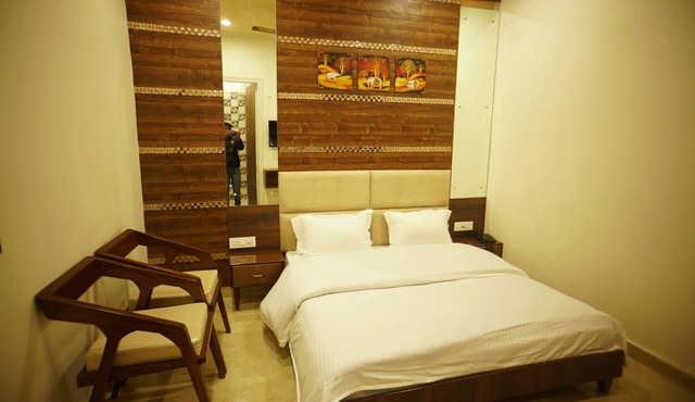 HOTEL SOLUXE in Jagadhri